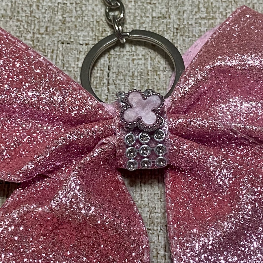 Source Unknown Pink Glitter Bow Key Holder - Picture 9 of 13